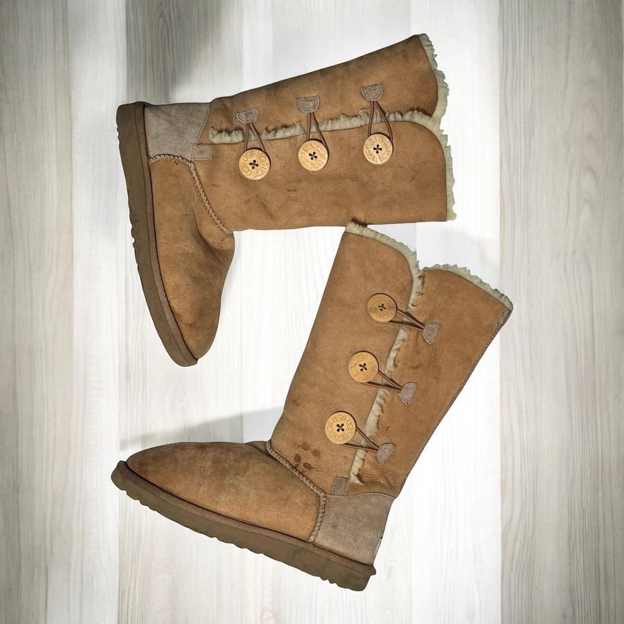UGG Australia Bailey Button Triplet Boots - Chestnut - Women’s Size 7