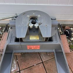 BW Companion 5th Wheel Hitch