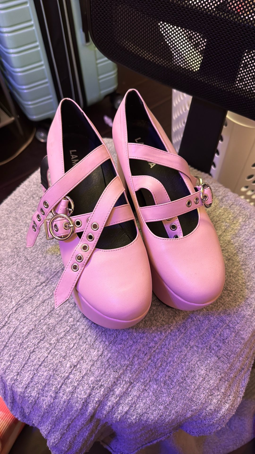 Lamont’s Women’s Heals