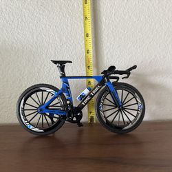 Miniature Bike | Aero Road Bike | 1:10 Scale | Cycling Toy