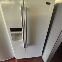 Maytag Side By Side Fridge/ Maytag Nevera