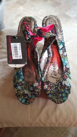 Brand New from Macys with tag by Material Girl. Never been used