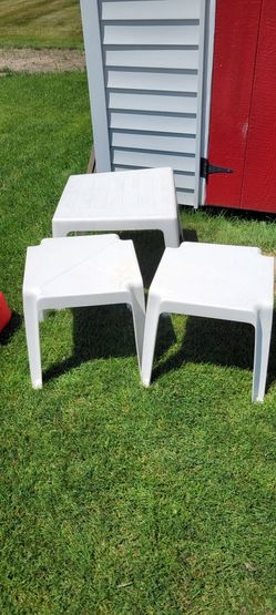Plastic End / Side Tables
