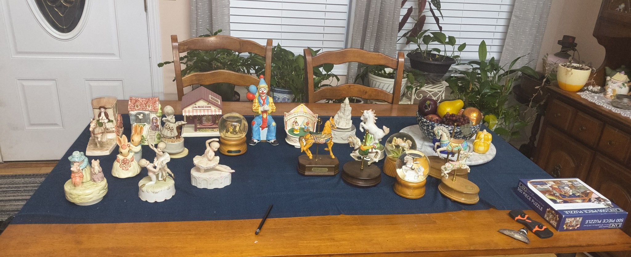 19 Collectible Music Boxes