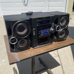 Sony HCD-RG40 Stereo 3 CD/ Boombox Tuner/Tape Player Entertainment System