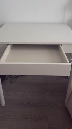 Small Space IKEA White Desk