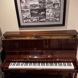 Yamaha U1E Upright Piano – Made in Japan – Excellent Condition