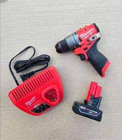 Milwaukee FUEL 12V Hammer Drill with 4.0 Battery and Charger
