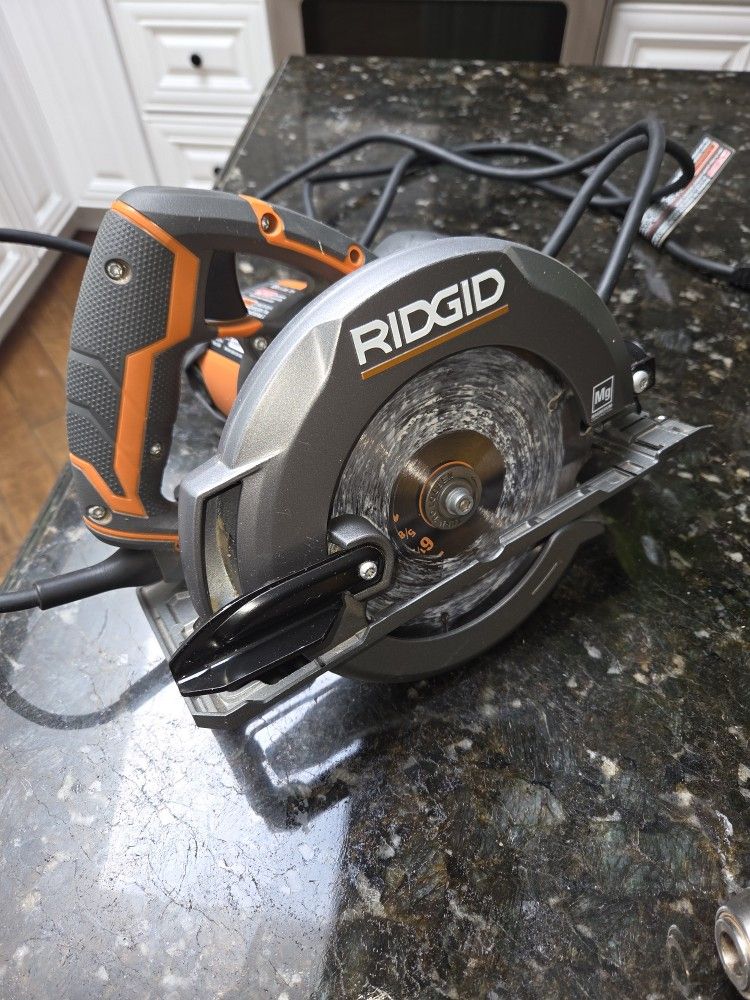 Ridgid Corded Circular Saw (Barely Used)