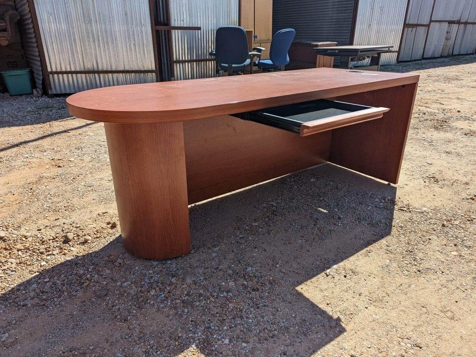 Peninsula Desk With Drawer