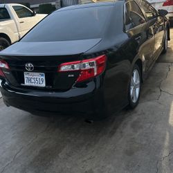 Toyota Camry 2014 Título Limpio 