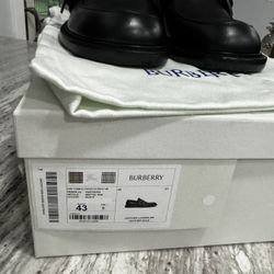 Burberry Mens Loafers Size 10