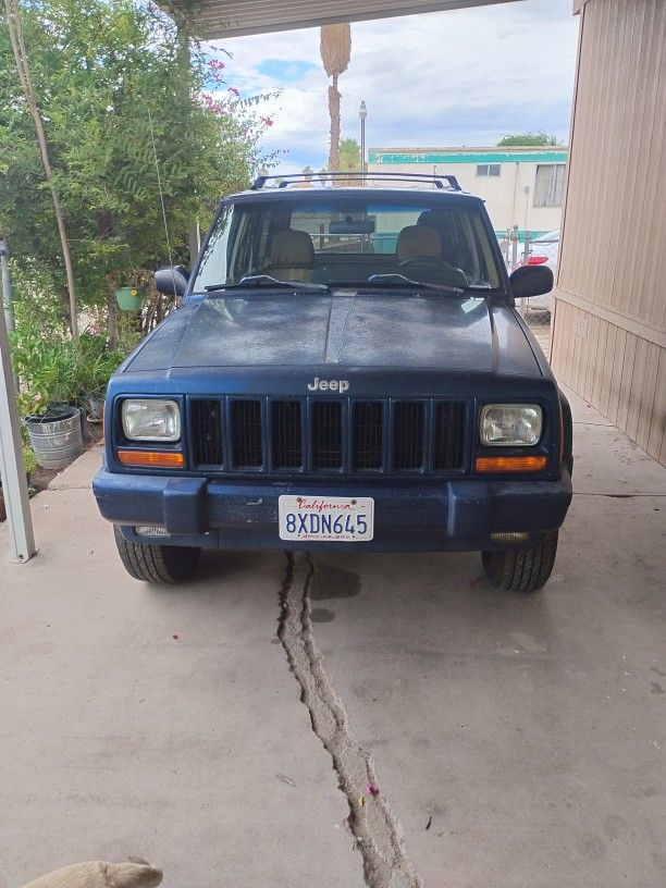2000 Jeep Cherokee
