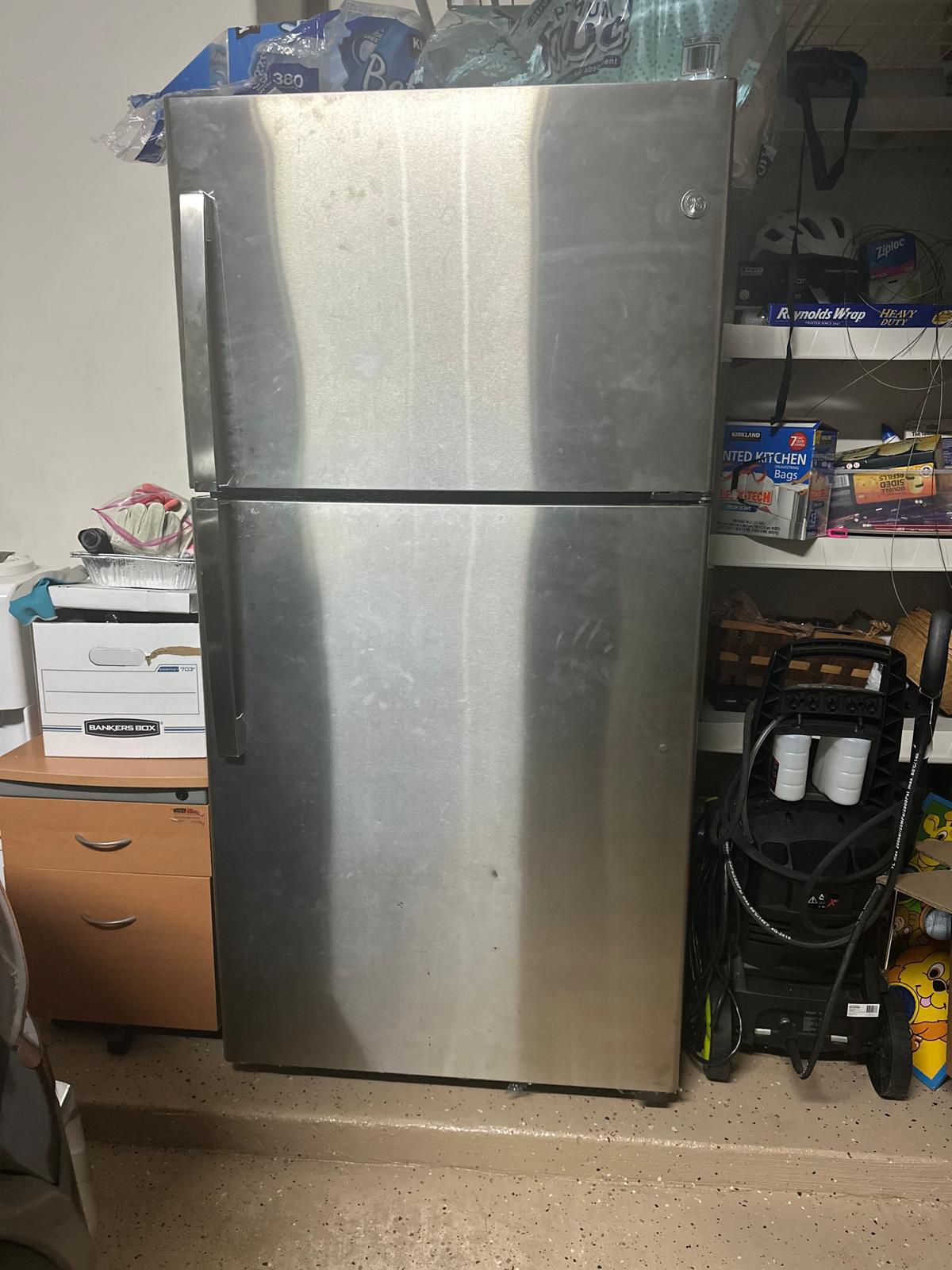 GE 21.9 Cu Ft Top Freezer Stainless Steel Refrigerator 