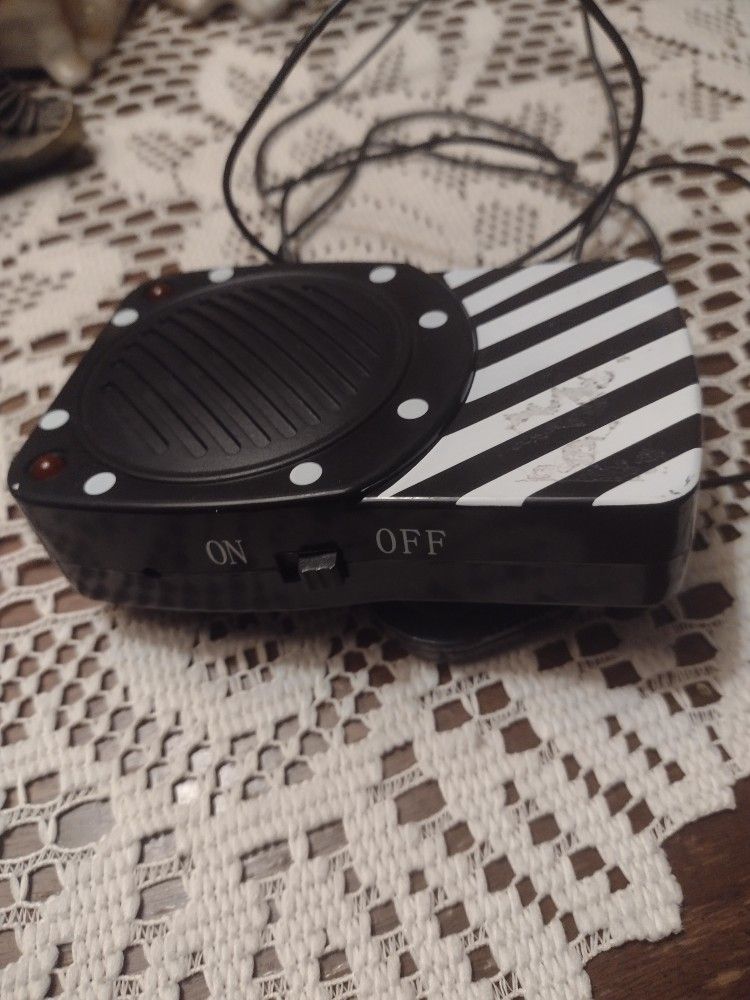 "FUNNY MICROPHONE" 59 NORTH AND EAST MOUNT HOUSTON RD AREA PICK UP 