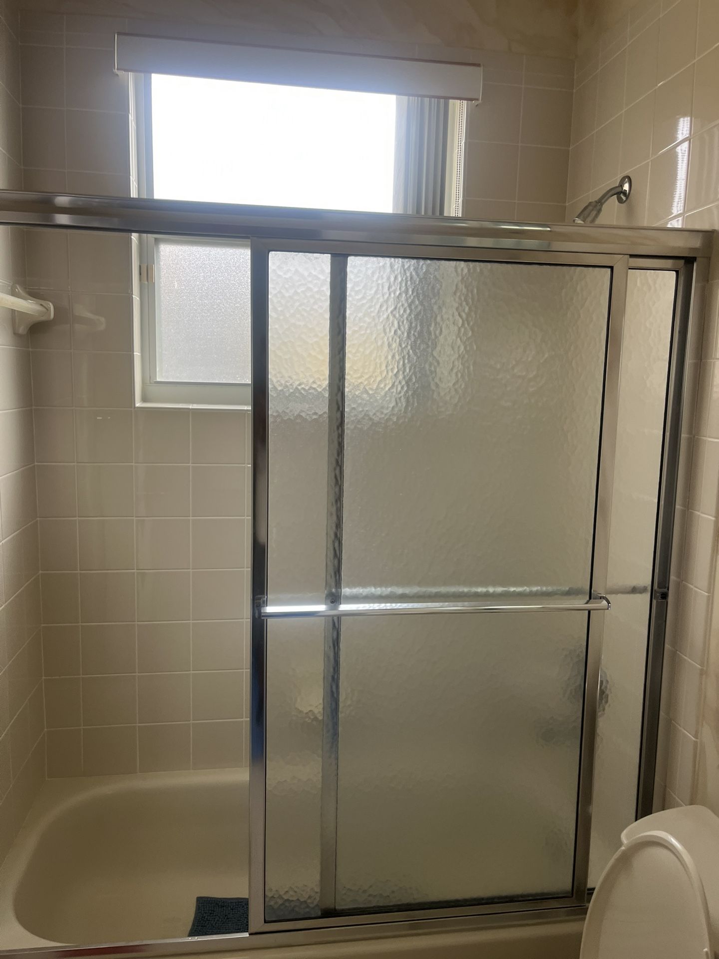 Shower door use