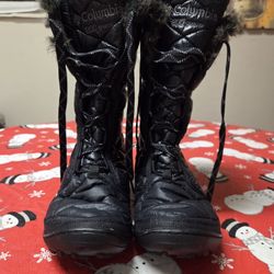 Womens Black Columbia Snow Boots 7