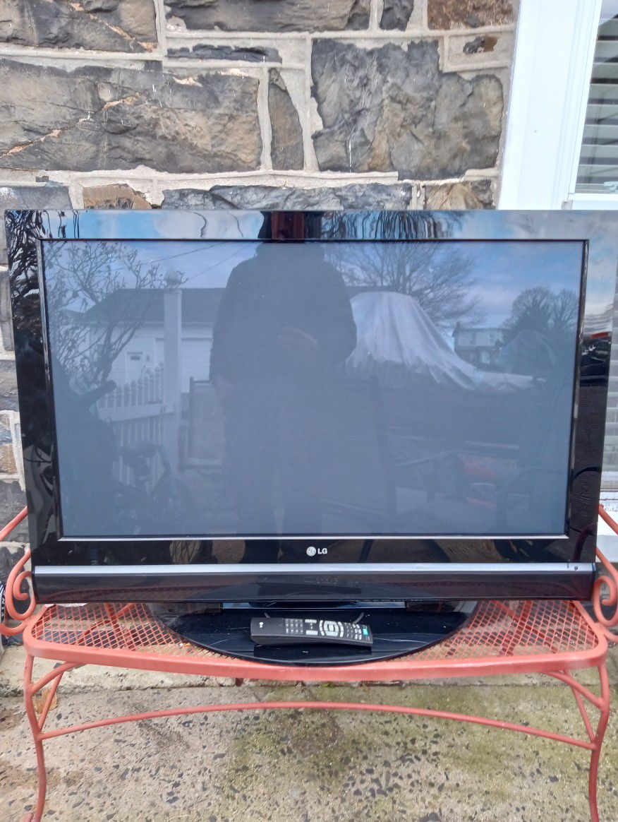 LG 42 Inch Plasma TV.42PC5D