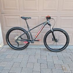 TREK ROSCOE 6 MOUNTAIN BIKE 27.5 INCH 1 X 10 SPEED DROPPER POST SEAT ( CHECK MY OTHER BIKES)