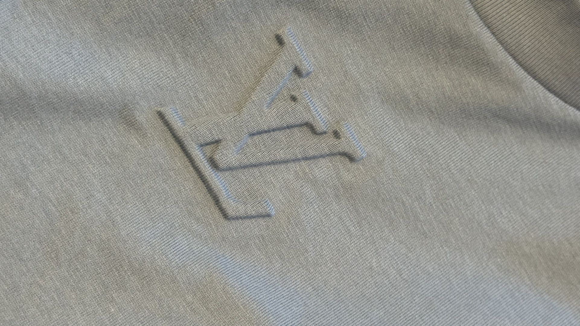 Louis Vuitton T Shirt Large Authentic $500 LV