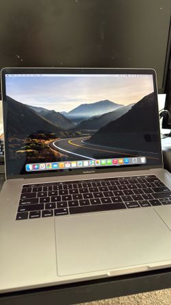 MacBook Pro 2017 i7 Processor & Radeon Graphics