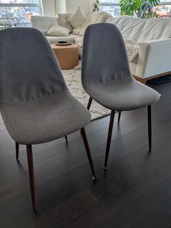 Set Of 2 Dining Chairs Great Condition