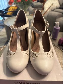 Women’s shoes