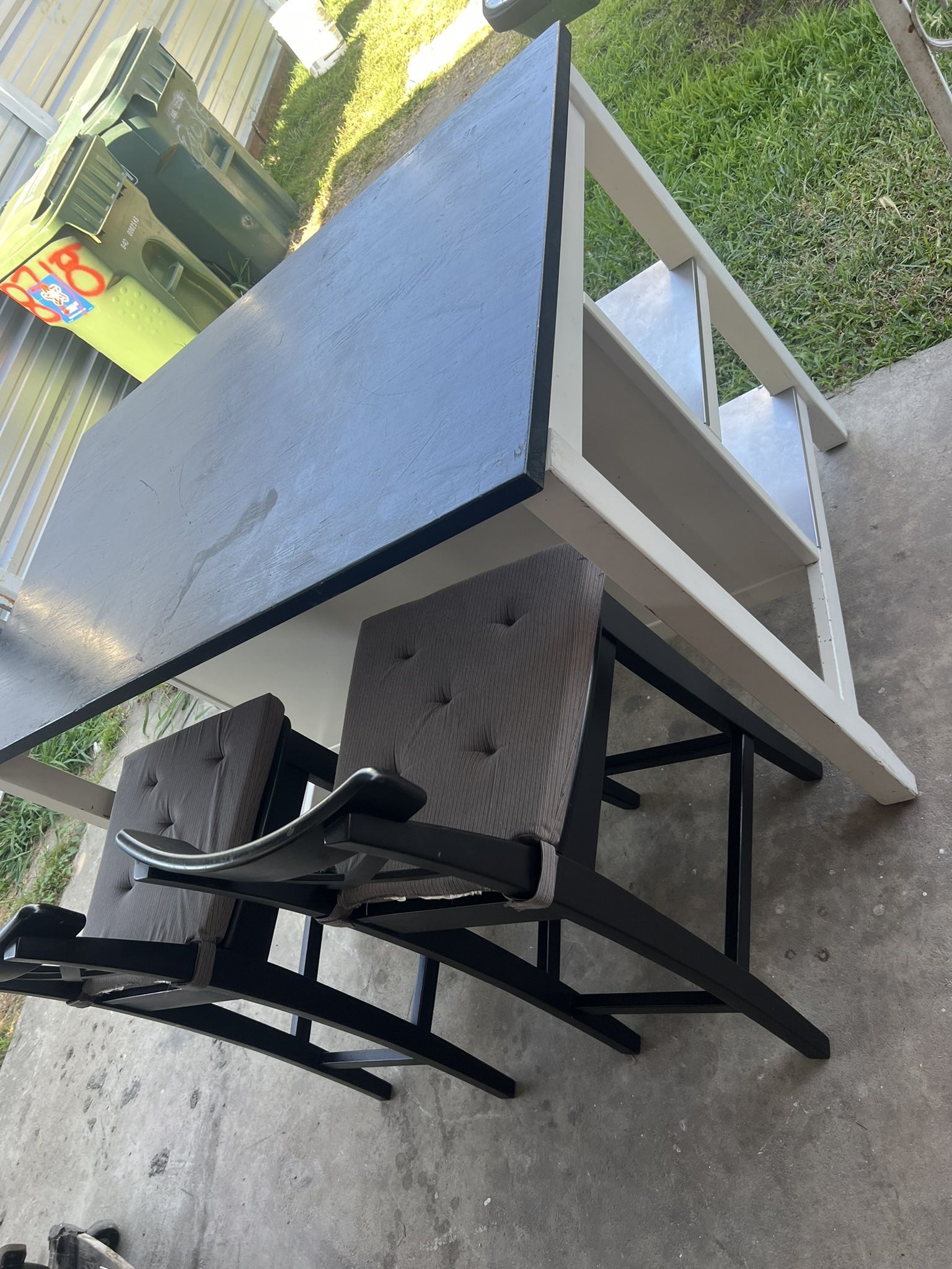 Bar Table