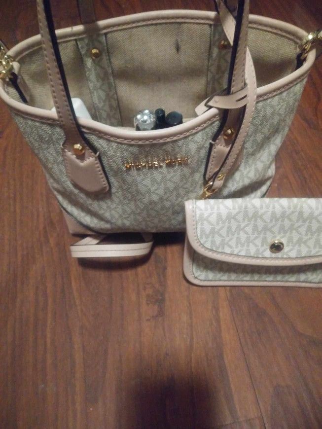 Brand New Micheal Kors Purse