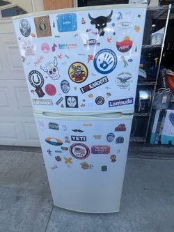 Whirlpool Medium fridge