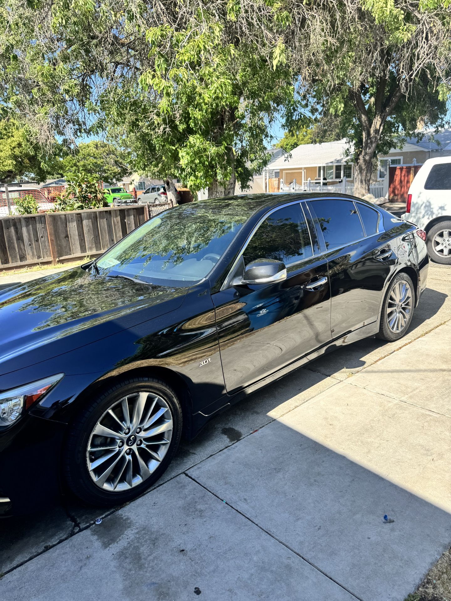 Q50 3.0t 2018 Clean Tittle Small Dent In Bumper