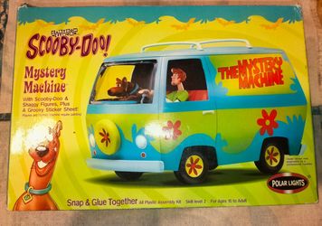 Vintage Polar Lights Scooby-Doo Mystery Machine Model Kit.