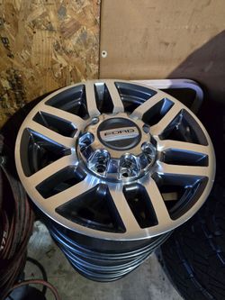 Set wheels ford lariat 8 lugs size 18"