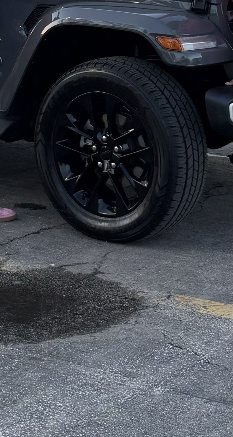 5 Jeep Tires 20inch Rim