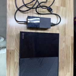 Xbox One (original) Model 1540 With Controllers And Power Cord