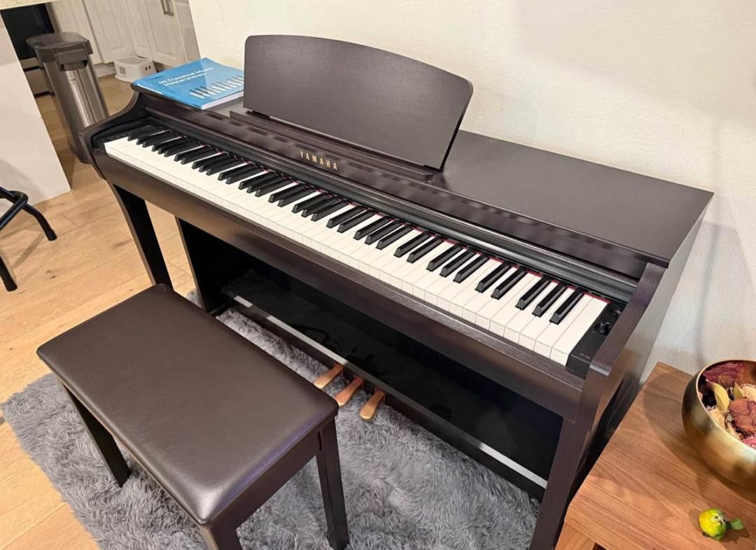 Yamaha-Clavinova-Clp-725-Digital-Piano