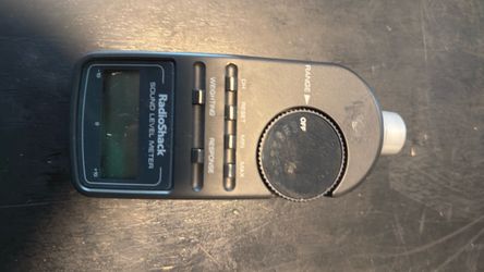 RadioShack Digital Sound Level Meter with Pouch