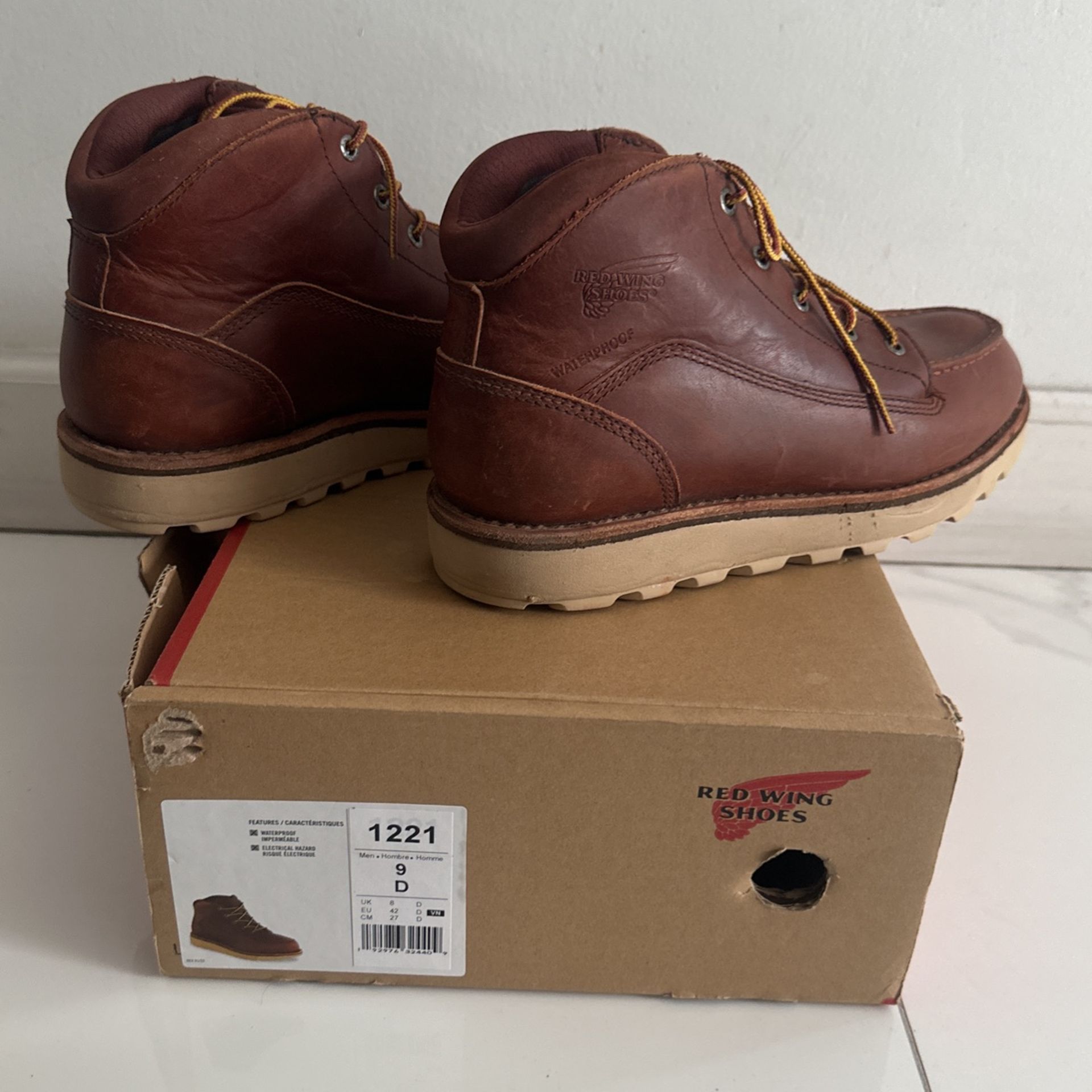 Red Wing Shoes , Style 1221, Sizes 9D , Soft Shoes,Waterproof, EH, Oil/slip Resistant.