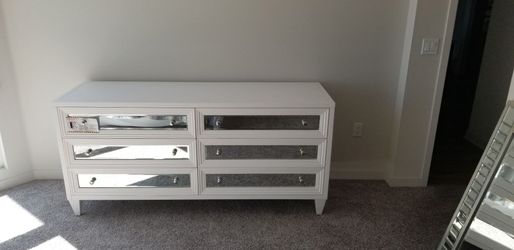 White Mirrored 6-Drawer Dresser