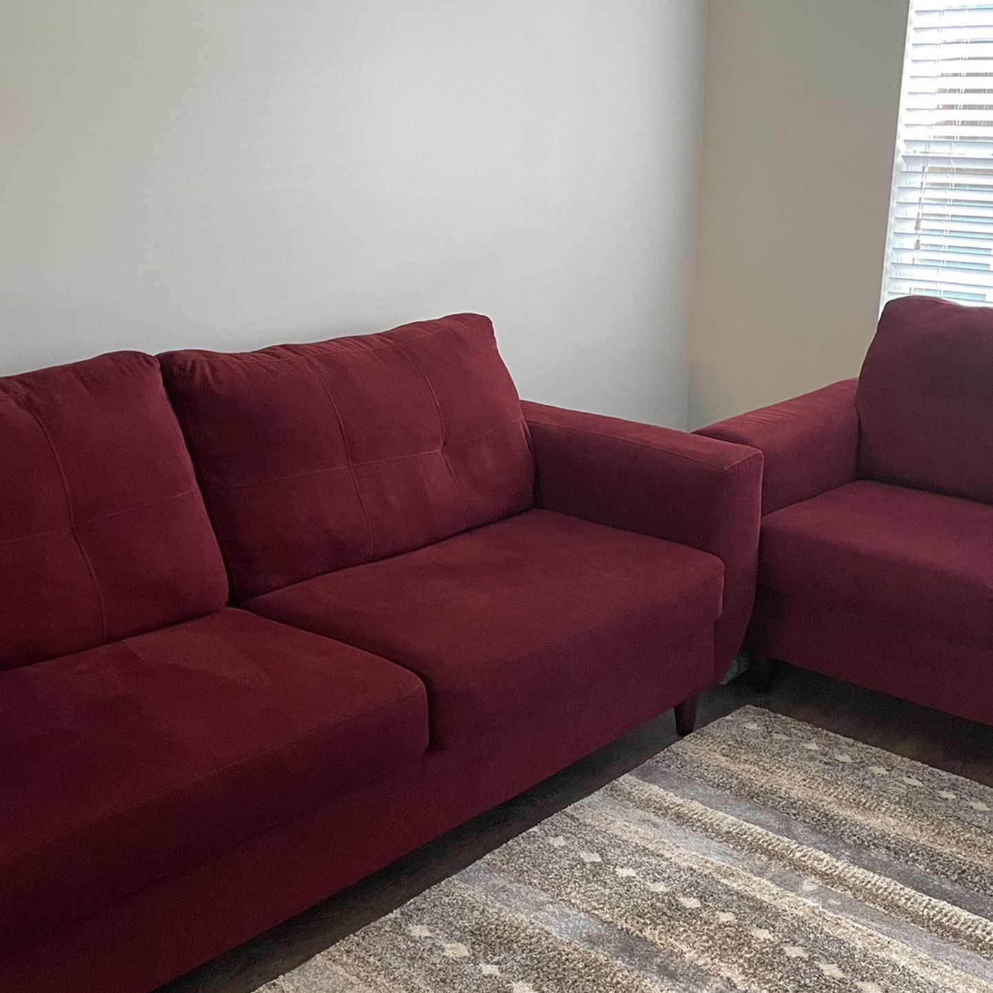 couch / Sofa / Rooms to go furniture in excellent condition! separately or together. Red wine color.