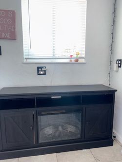 Entertainment center