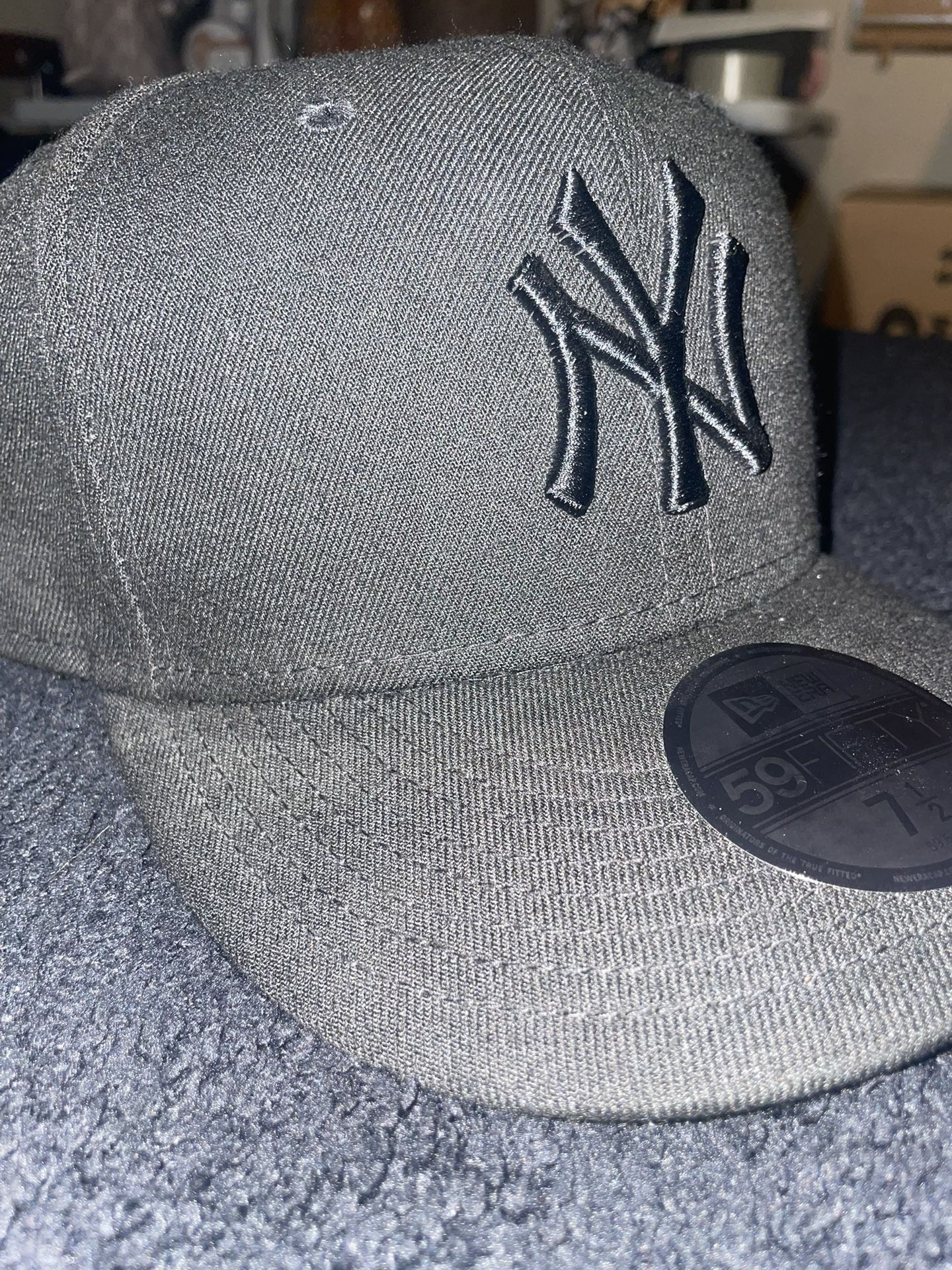 USED 59FIFTY 7 1/2 Black  New York Yankees Hat