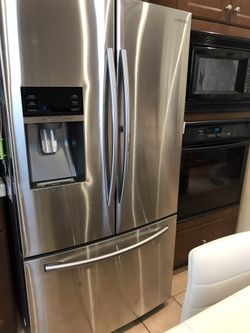 Samsung French door refrigerator with bottom freezer