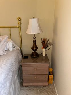 Queen bedroom set with dressers or without