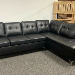 Vancouver 2-Piece Sectional with Right Chaise