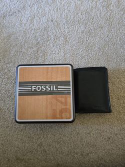 *Please Read Description* Fossil Black Leather Tri-fold Wallet