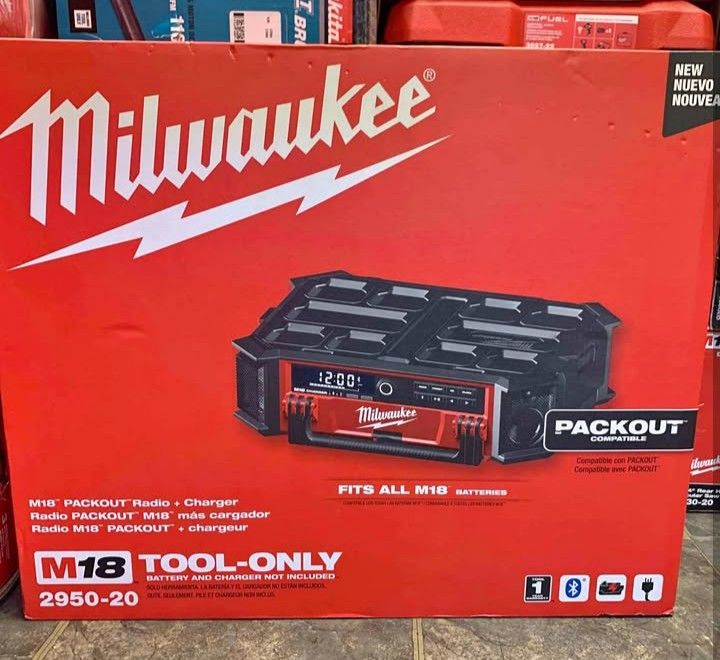 Milwaukee New Radio Bluetooth Pack Out