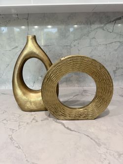 Metal Modern Gold Decorative Sculptures – Set of 2