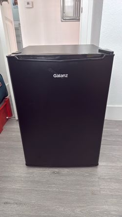 Galanz mini fridge