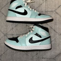 Air Jordan 1 Mid Aqua Black